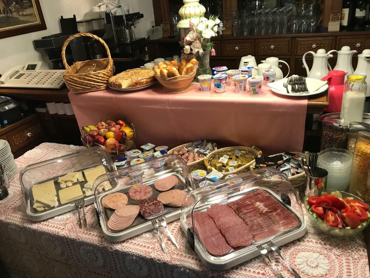 Gaestehaus Am Roemerbad ツェル・アン・デル・モーゼル エクステリア 写真